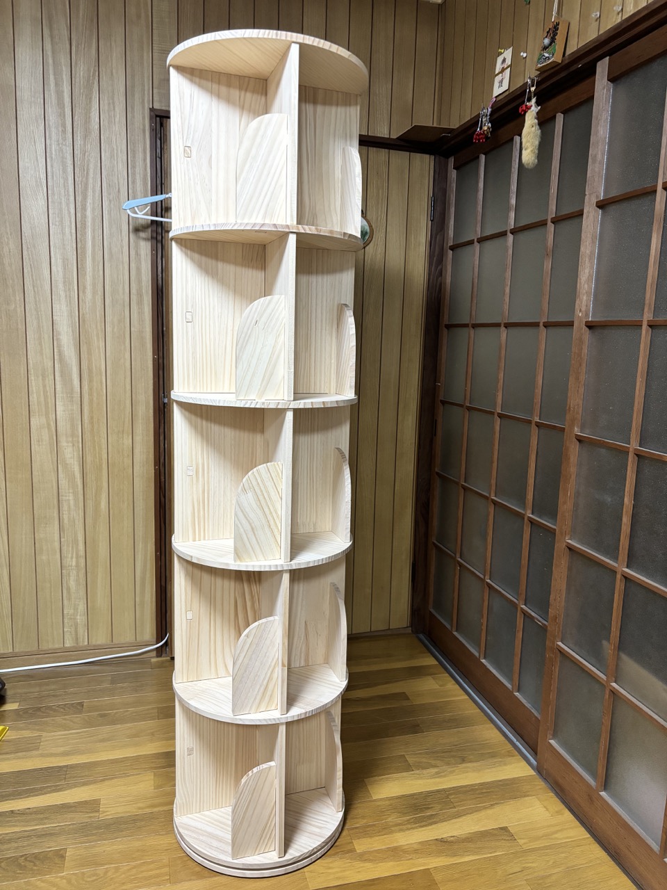 回転式の本棚を買ってみました〜大型の本も入って見た目もおしゃれ 